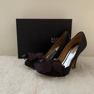 Badgley Mischka Black Karlisle Stain Heels with Bow Pumps